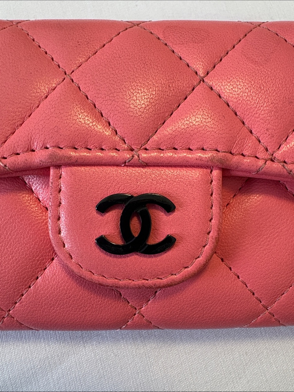 CHANEL Pink Quilted Lambskin Compact Wallet Black CC 16 Series Orig Box & Pouch - Picture 2 of 9
